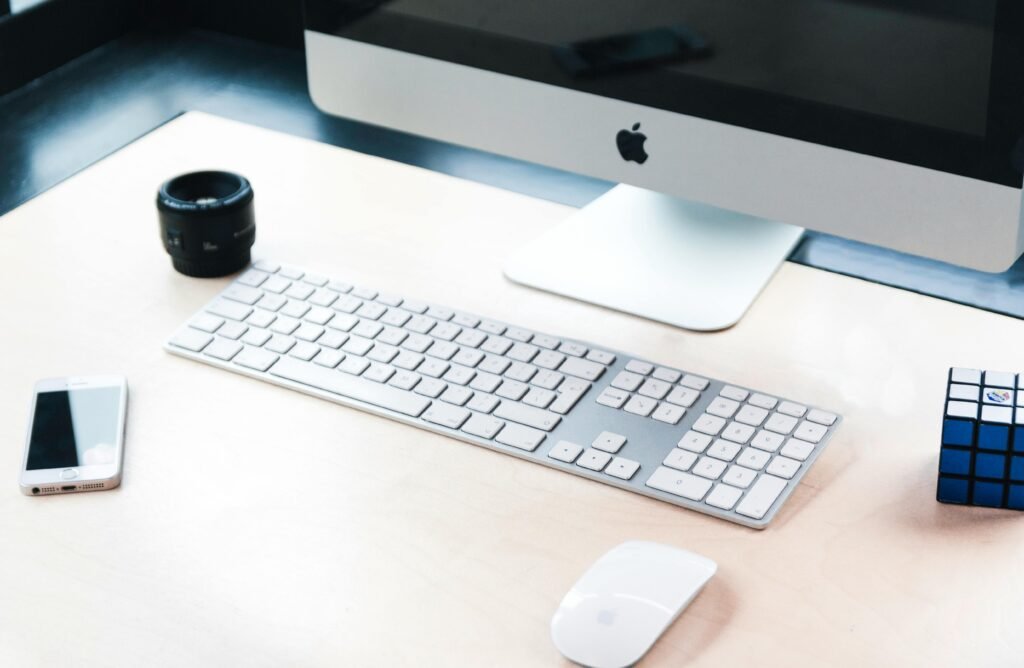 pexels-photo-450595-450595-1024x668 macOS Kestirmeler ile Tüm Uygulama Pencerelerini Kapatmak Mümkün mü?